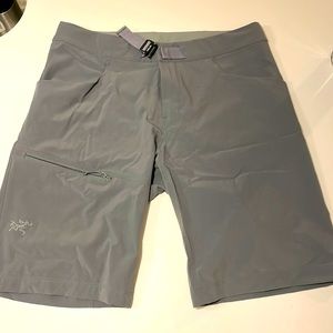 Arc’teryx Men’s active/hiking/everyday shorts size 32. NEW, never washed or worn
